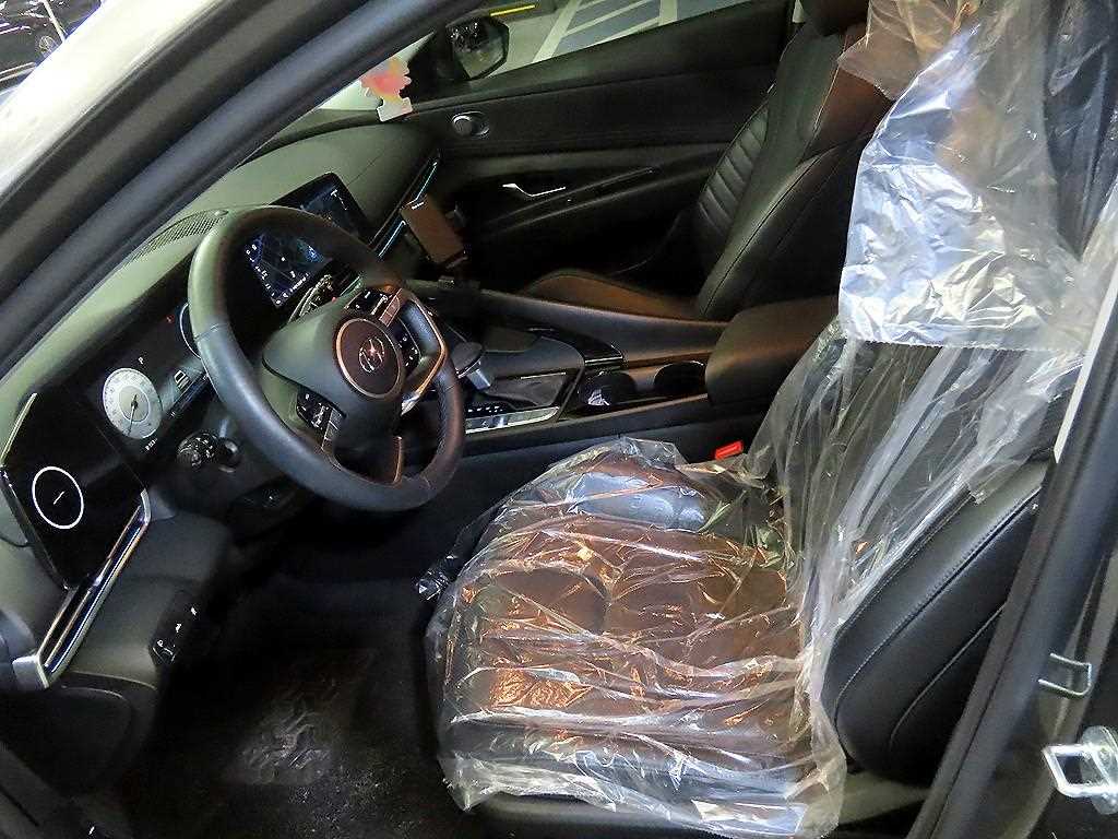 HYUNDAI Avante - Vista 6