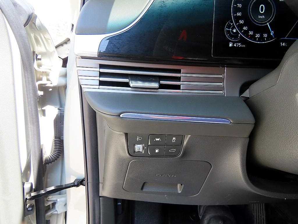 HYUNDAI Grandeur - Vista 12