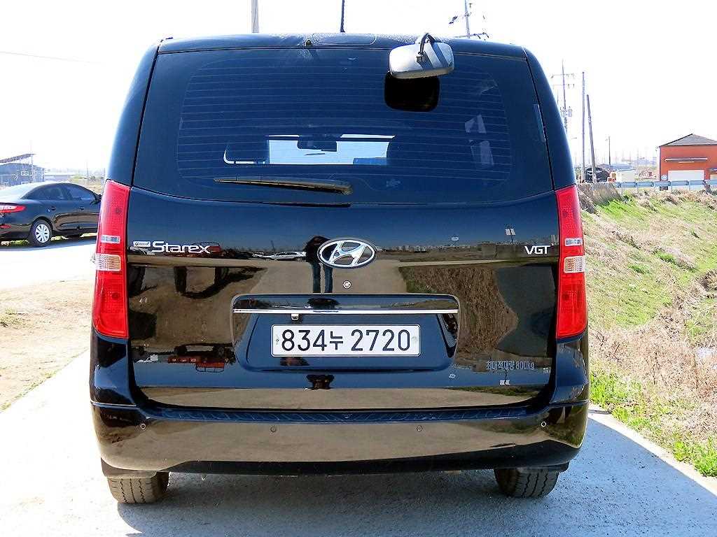 HYUNDAI Starex - Vista 4