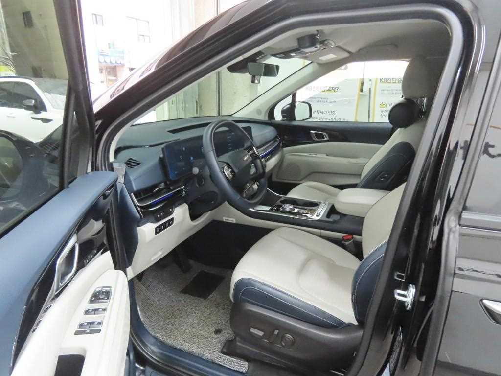 KIA Carnival - Vista 5
