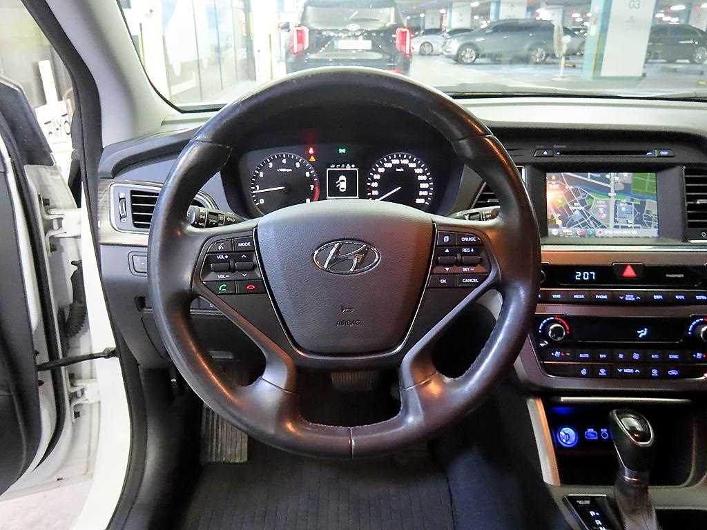HYUNDAI Sonata - Vista 8