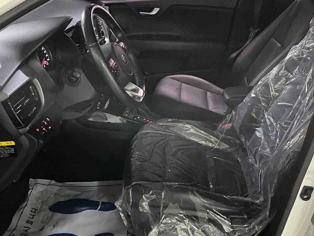 KIA Stonic 2018 Blanco - Importación desde Corea - HF Imports Iquique - Foto 14