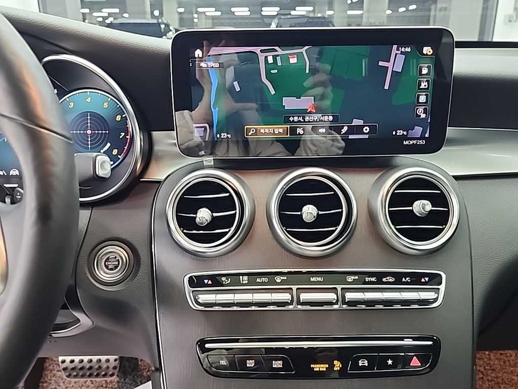 Mercedes Benz GLC Class - Vista 10