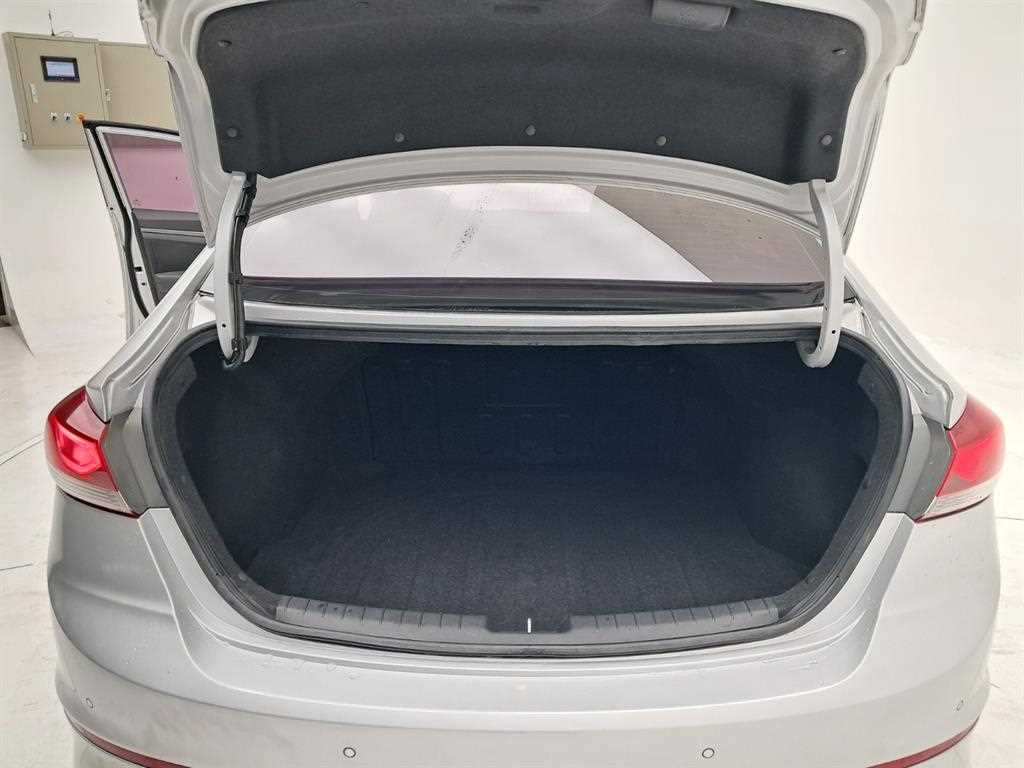 HYUNDAI Avante 2017 Gris - Importación desde Corea - HF Imports Iquique - Foto 16