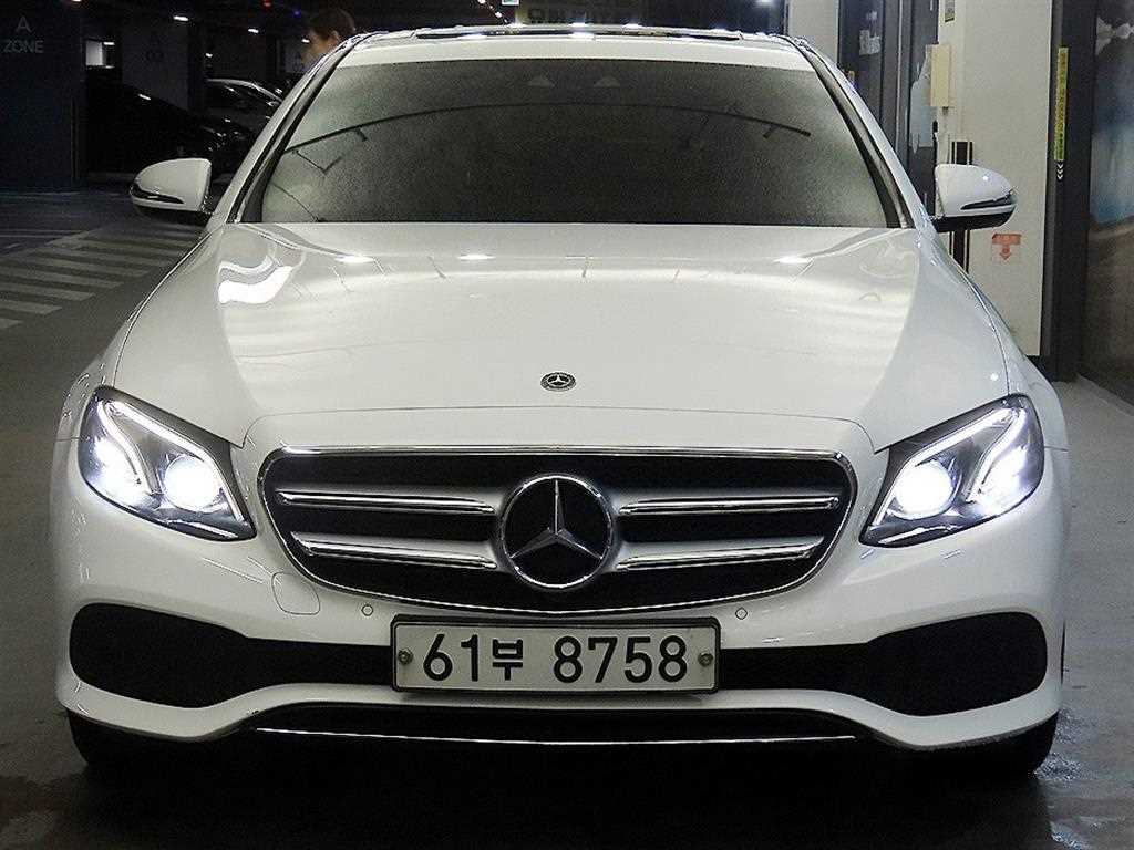 Mercedes Benz E class - Vista 2