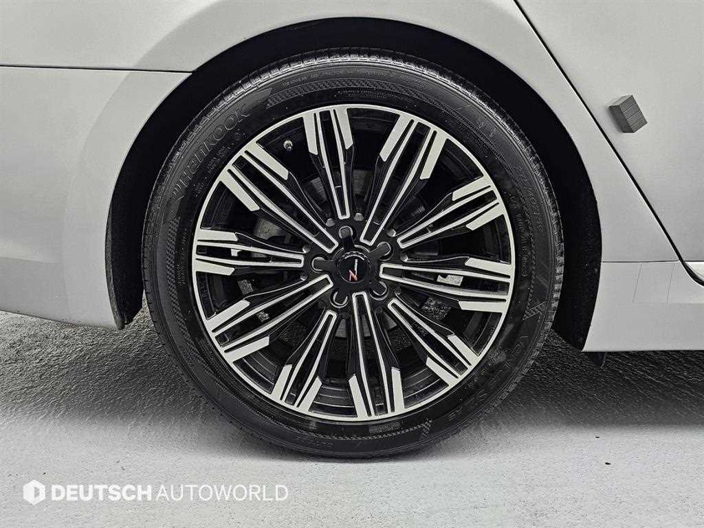 HYUNDAI Equus - Vista 5