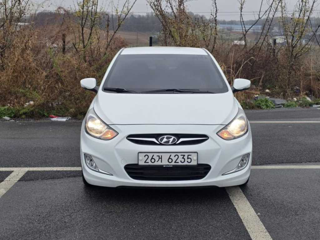 HYUNDAI Accent 2011 - Importación desde Corea - HF Imports Iquique - Foto 1