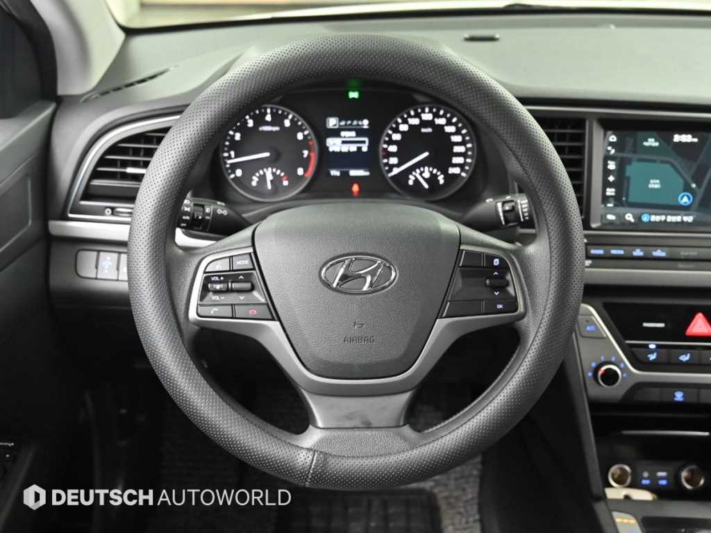 HYUNDAI Avante 2018 Blanco - Importación desde Corea - HF Imports Iquique - Foto 13