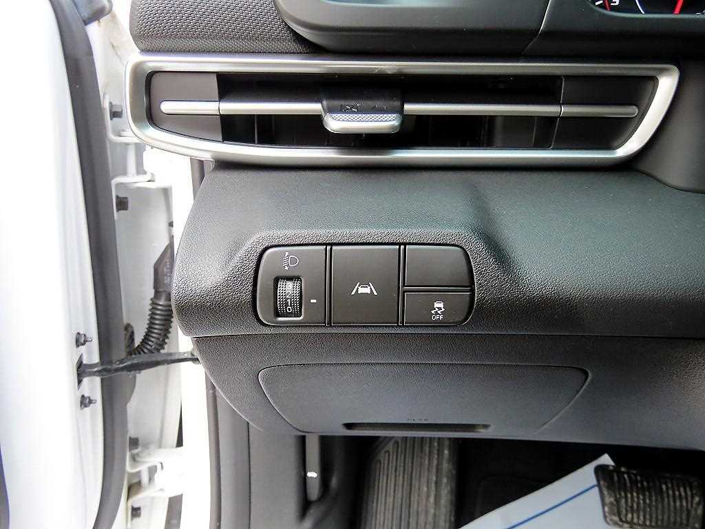 HYUNDAI Avante - Vista 12