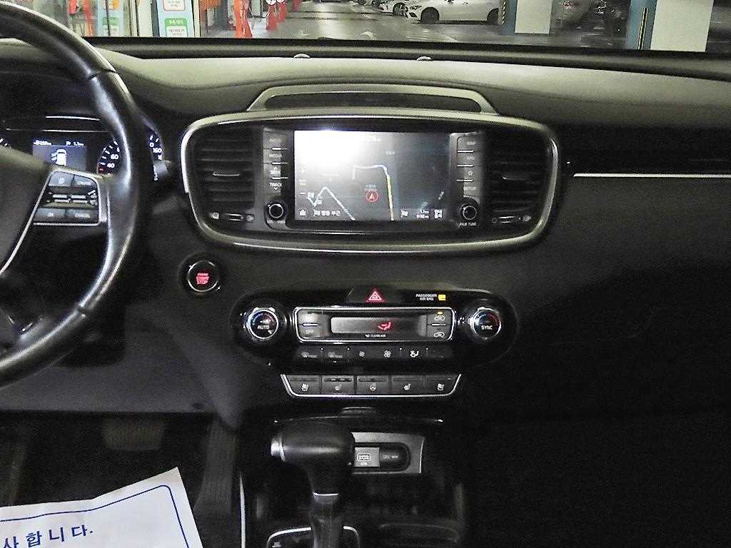 KIA Sorento - Vista 11