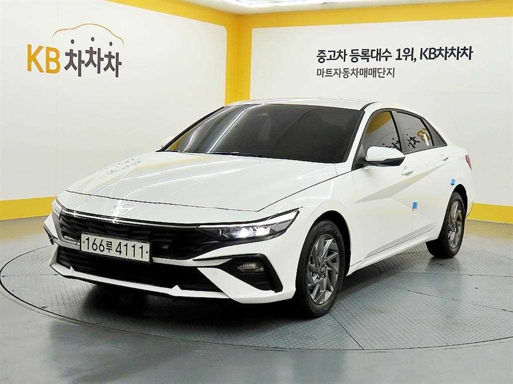 HYUNDAI Avante - Vista 2