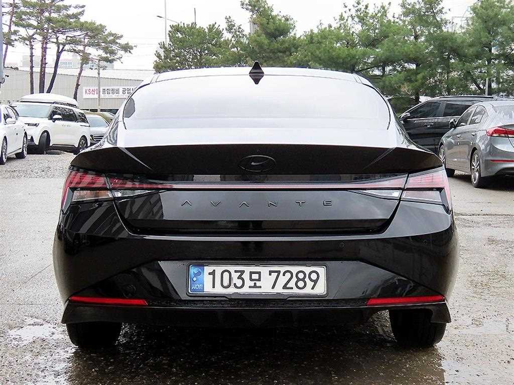 HYUNDAI Avante - Vista 4