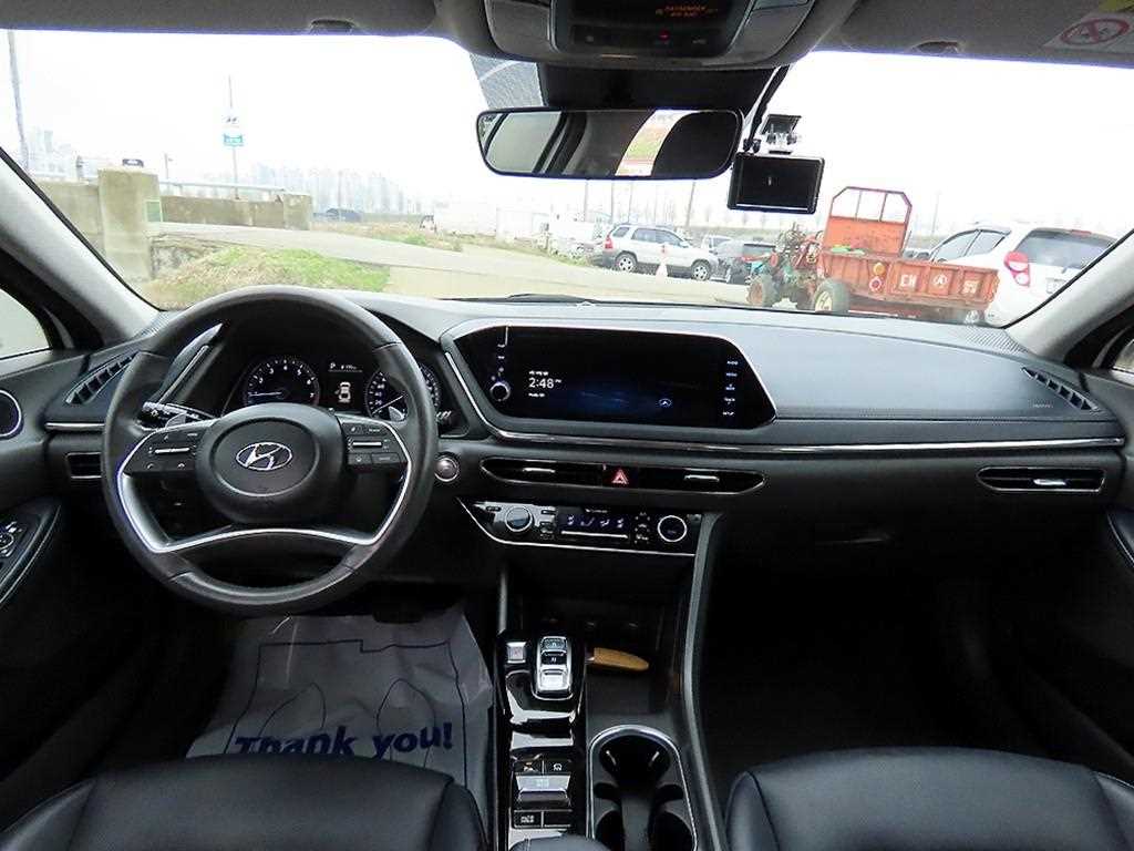 HYUNDAI Sonata - Vista 9