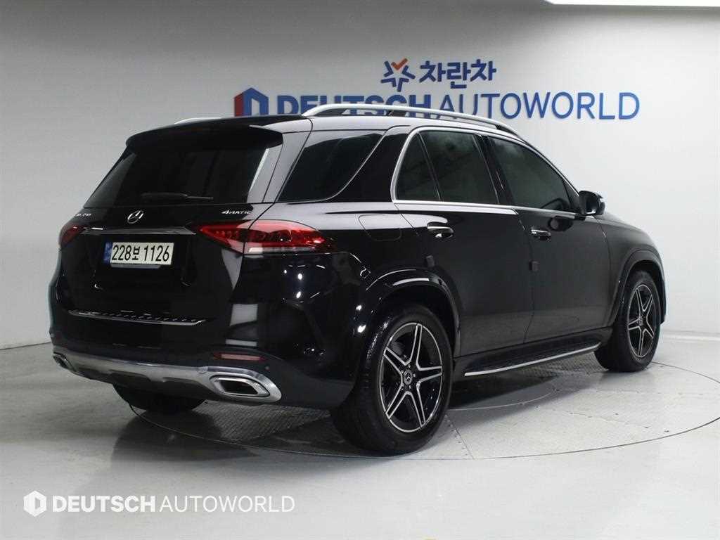 Mercedes Benz GLE Class - Vista 2