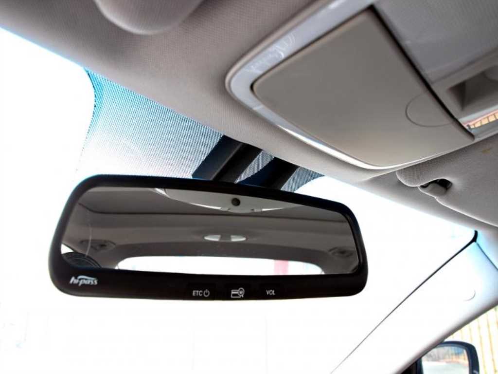 HYUNDAI Genesis - Vista 9