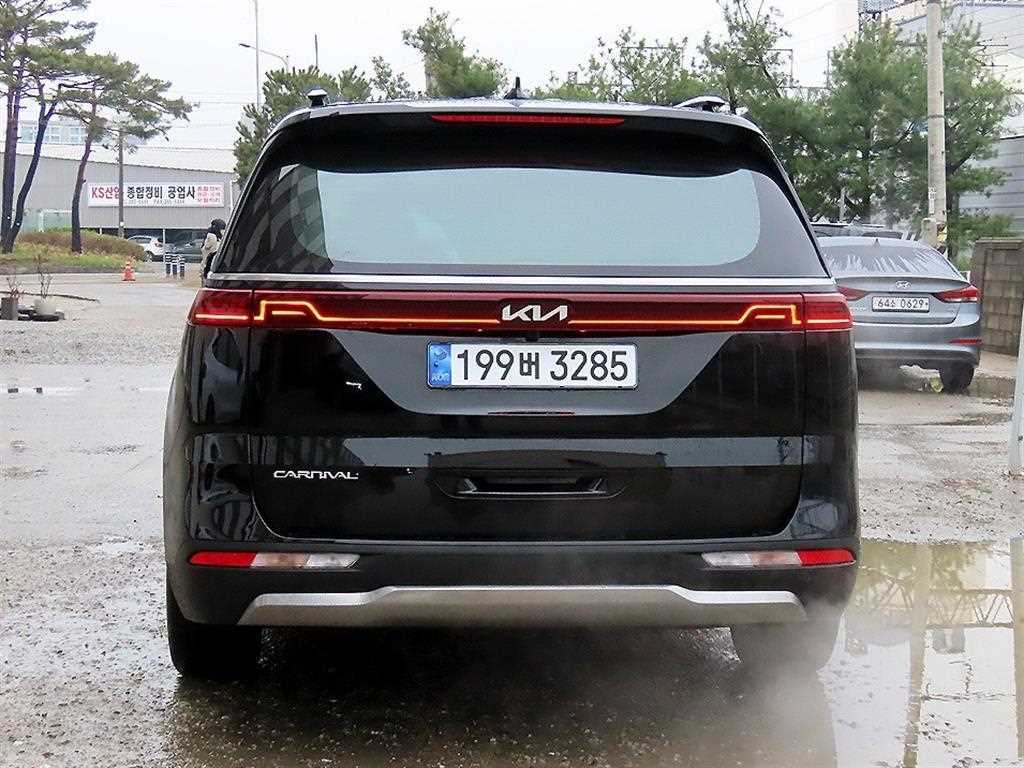 KIA Carnival - Vista 4