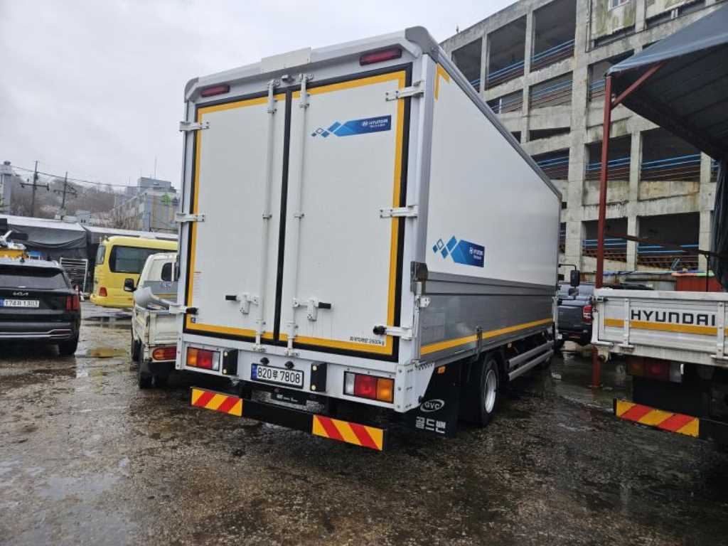 medium and large cargo truck - Vista 2