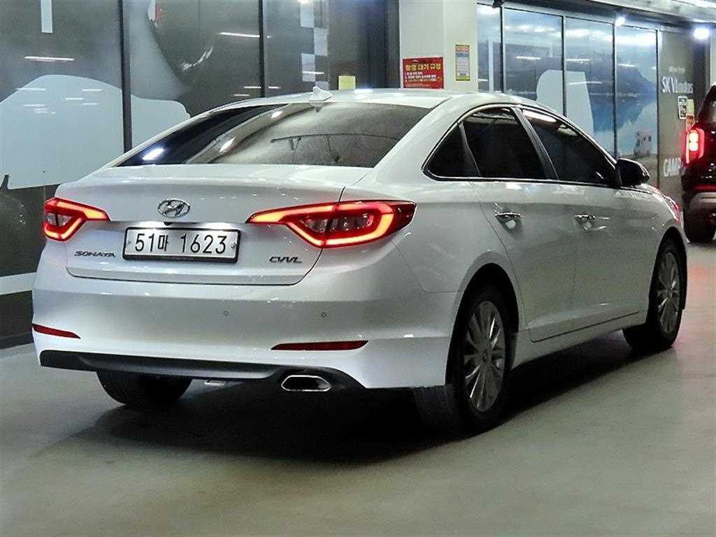 HYUNDAI Sonata - Vista 4