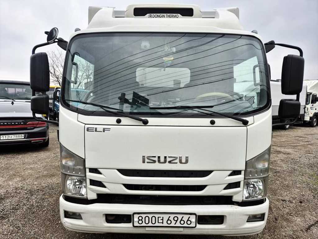 medium and large cargo truck - Vista 2