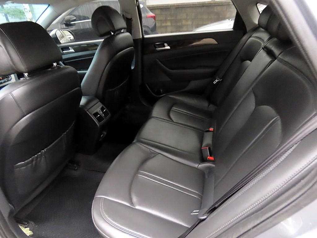 HYUNDAI Sonata - Vista 6