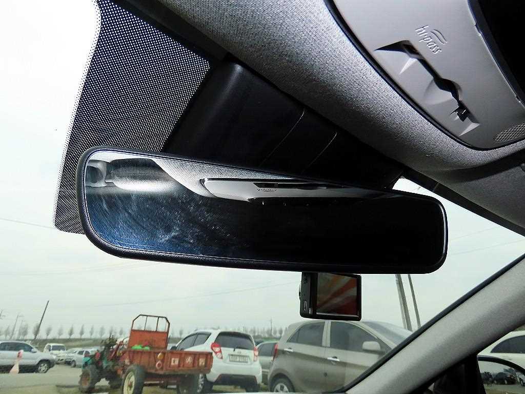 HYUNDAI Sonata - Vista 12