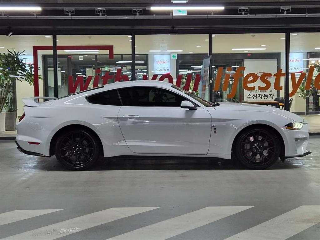 Ford Mustang - Vista 3