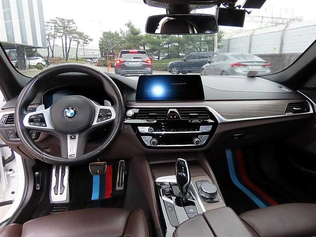 BMW 5 Series - Vista 7