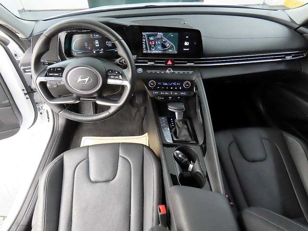 HYUNDAI Avante - Vista 7