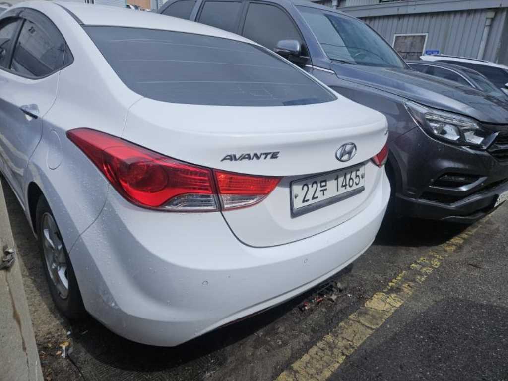HYUNDAI Avante - Vista 4