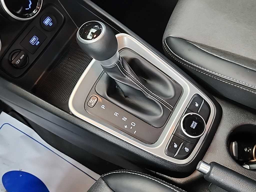 HYUNDAI Venue - Vista 8