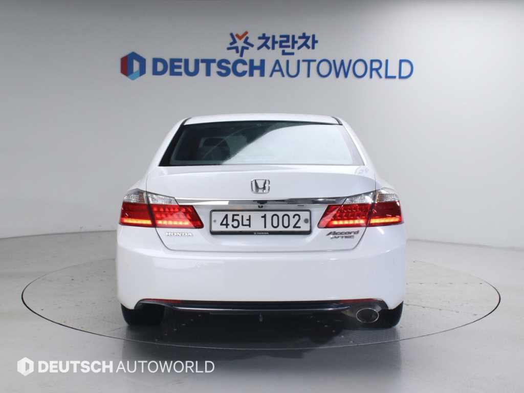 Honda Accord - Vista 4