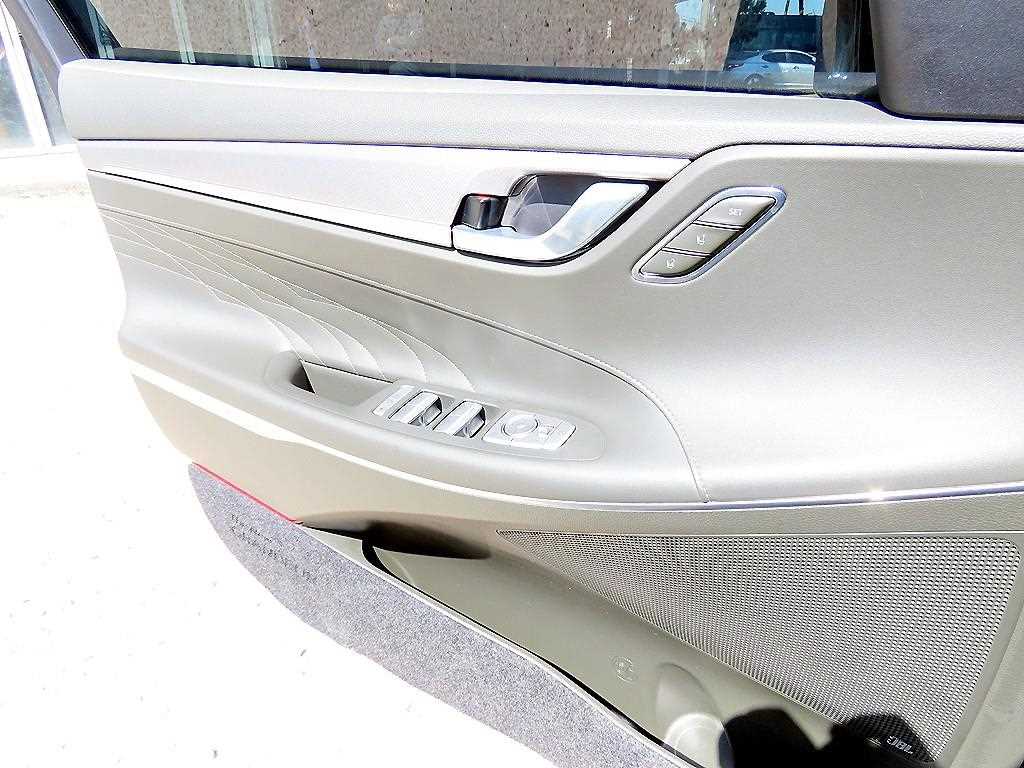 HYUNDAI Grandeur - Vista 11