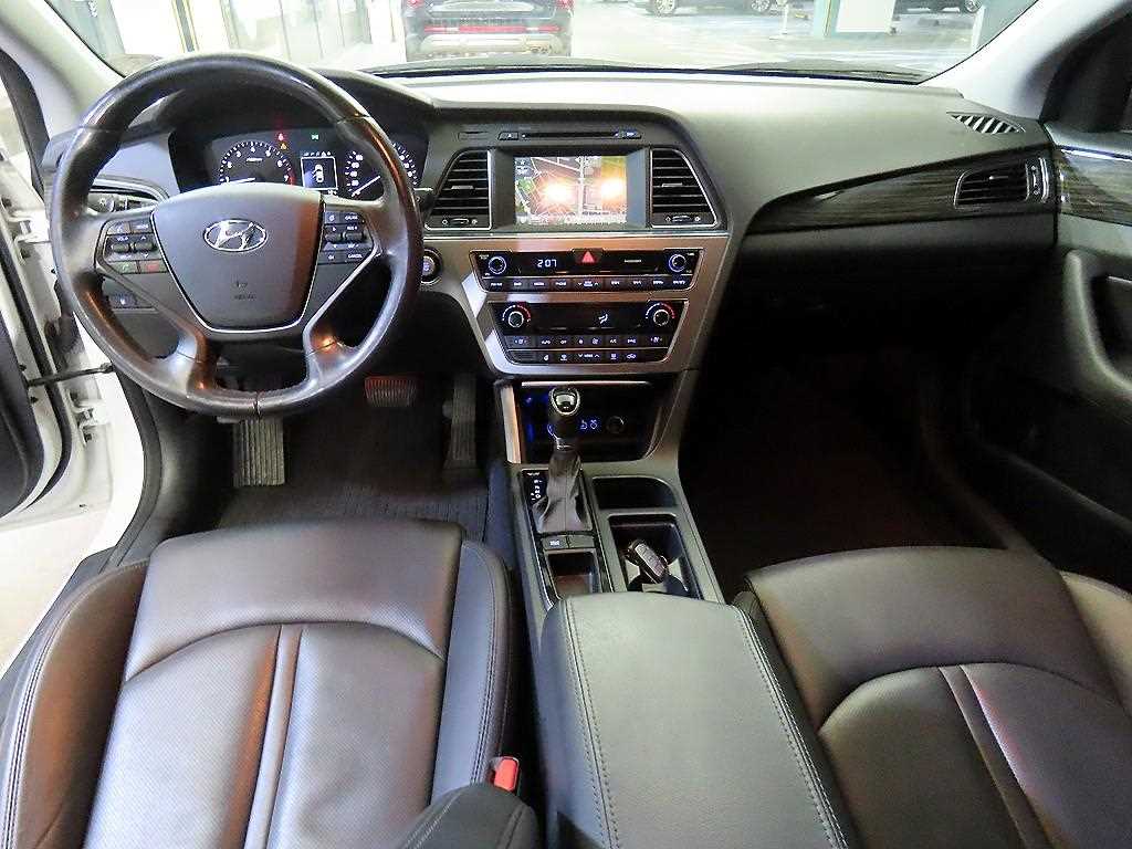HYUNDAI Sonata - Vista 10