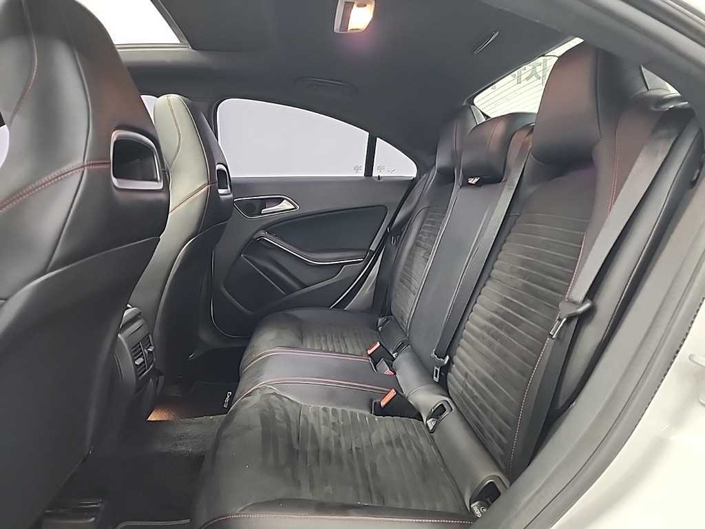 Mercedes Benz CLA Class - Vista 12