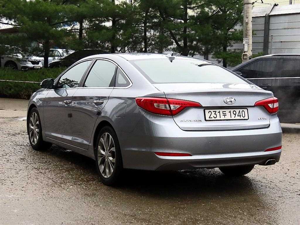 HYUNDAI Sonata - Vista 3
