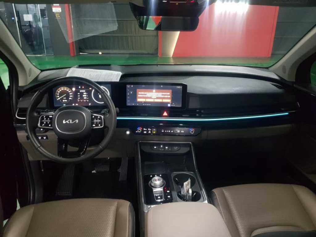 KIA Carnival - Vista 8