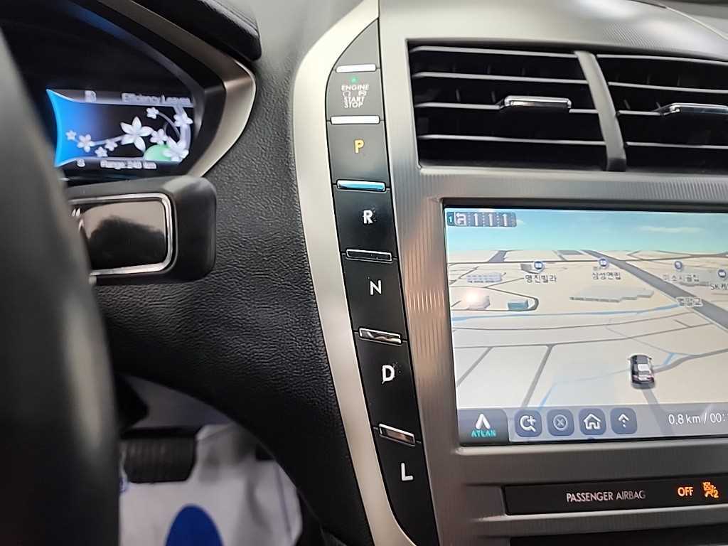 Lincoln MKZ - Vista 8