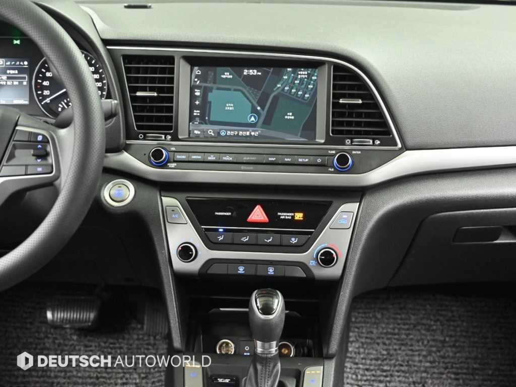 HYUNDAI Avante 2018 Blanco - Importación desde Corea - HF Imports Iquique - Foto 14