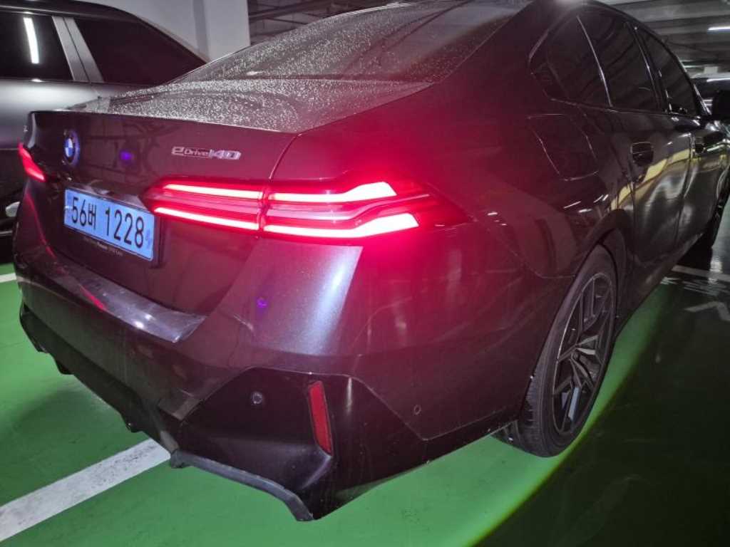 BMW i5 - Vista 4