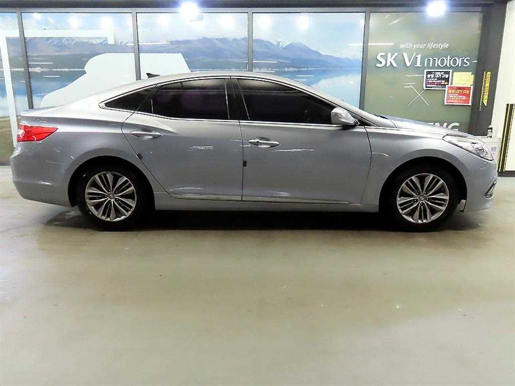 HYUNDAI Grandeur - Vista 3