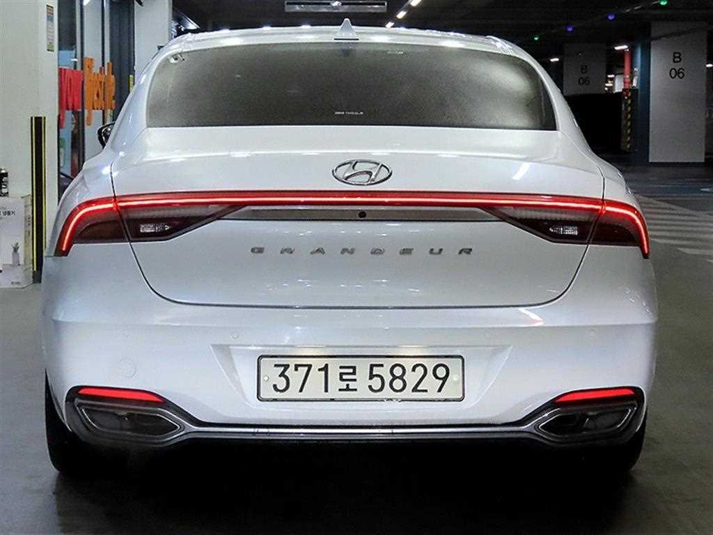 HYUNDAI Grandeur - Vista 2