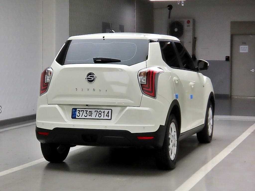 Ssangyong Tivoli - Vista 4