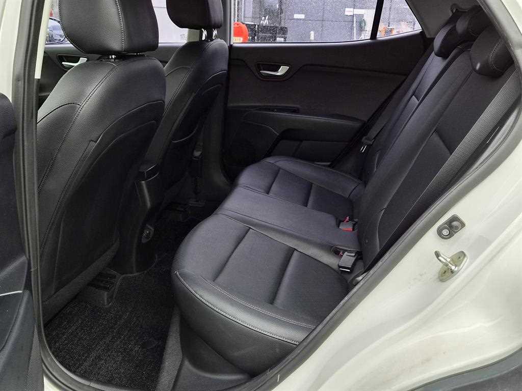 KIA Stonic - Vista 11