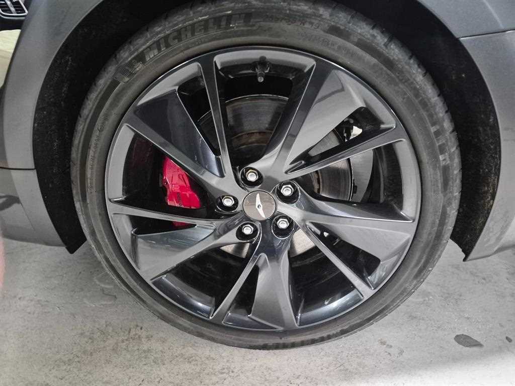 Genesis G70 - Vista 5