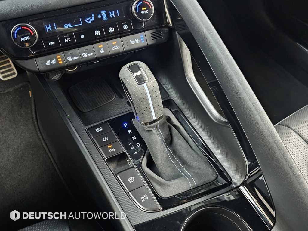 HYUNDAI Avante - Vista 9