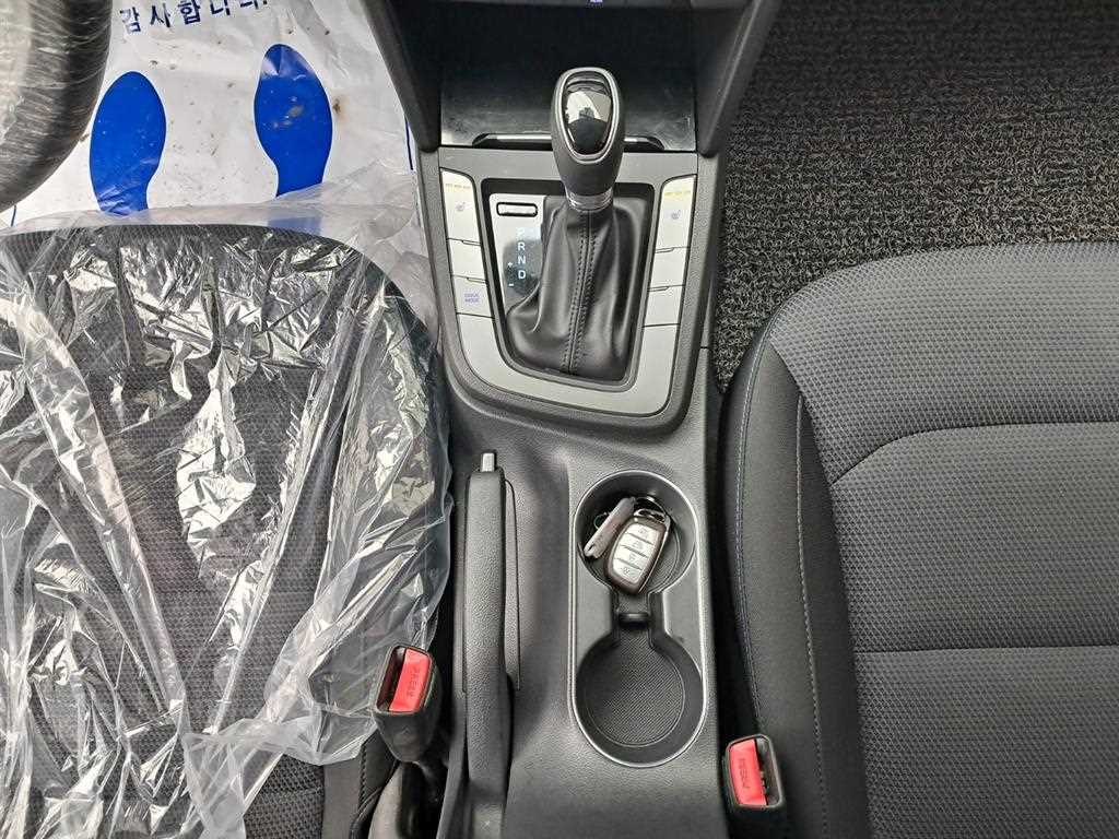 HYUNDAI Avante 2017 Gris - Importación desde Corea - HF Imports Iquique - Foto 13