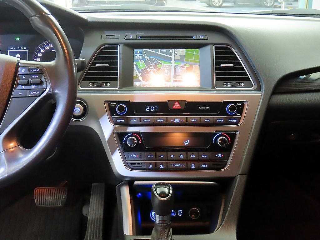 HYUNDAI Sonata - Vista 11