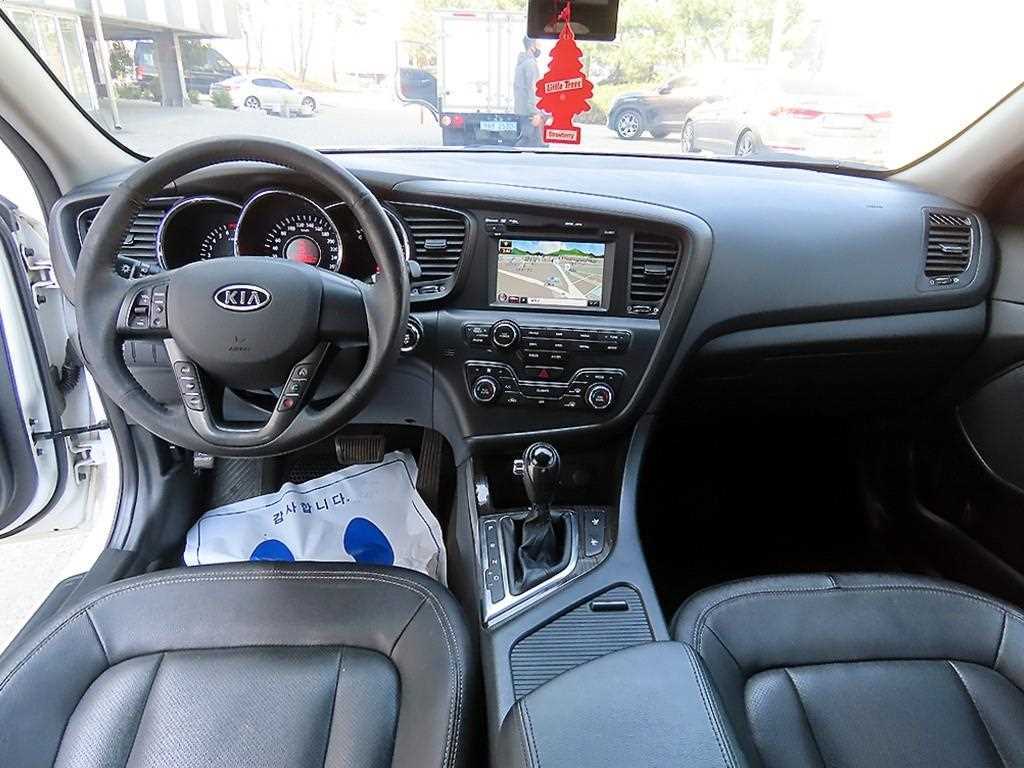 KIA K5 - Vista 7