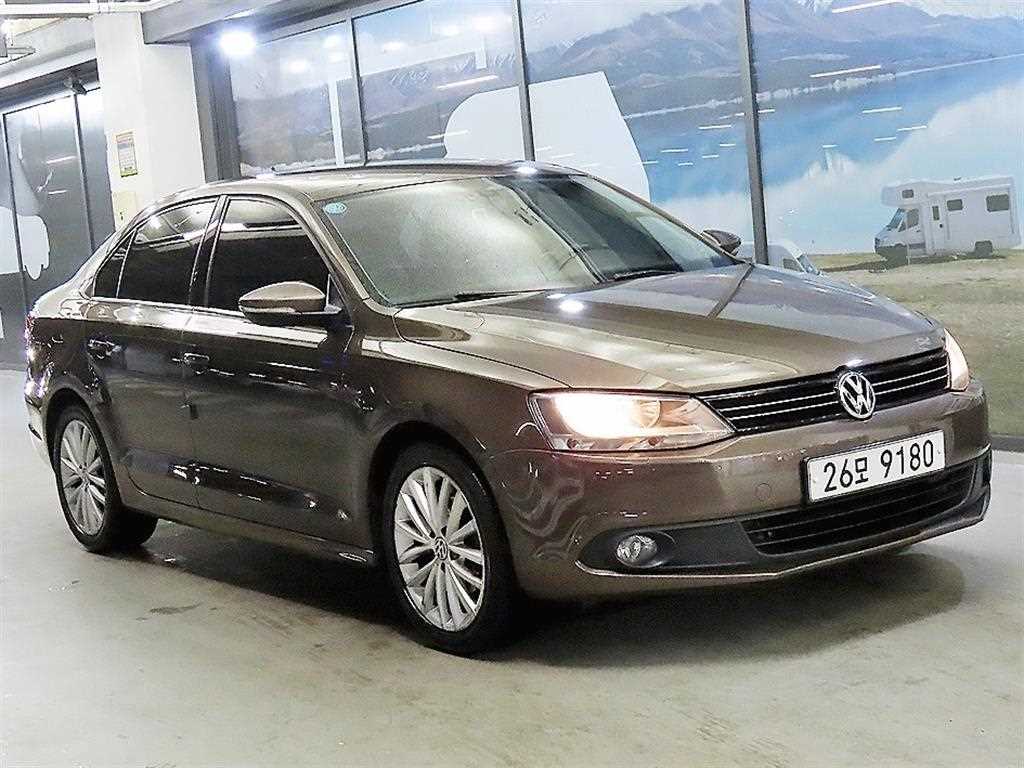 Volkswagen Jetta 2013 Café - Importación desde Corea - HF Imports Iquique - Foto 1