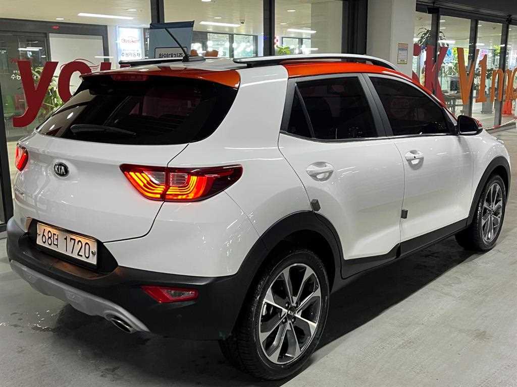 KIA Stonic - Vista 4